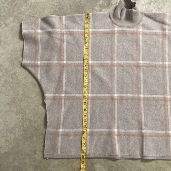 Max Studio Sweater Womens One Size Turtleneck Poncho‎ Plaid Tan Pullover - Picture 4 of 9